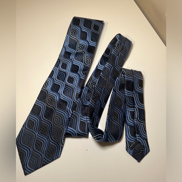 Classic Enrico Carlucci Silk Tie (Blue) - Picture 3 of 4